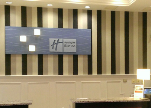 Holiday Inn Express Wallcovering: A fun wallcovering design with a durable, germ-cleanable result.